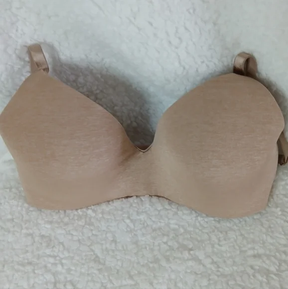 Seamless Black and Tan Women's Bra Set - Picture 2 of 8